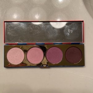 😊 $20 OR 2 for $30 — MAC x Wonder Woman Eyeshadow